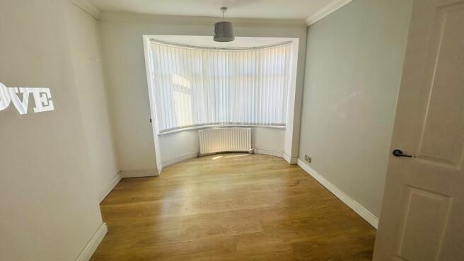 3 bed Semi-Detached for sale Image 3