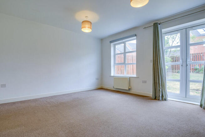 3 bed Town House for sale Image 8