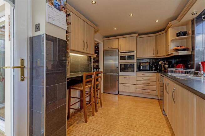 3 bed Detached for sale Image 11