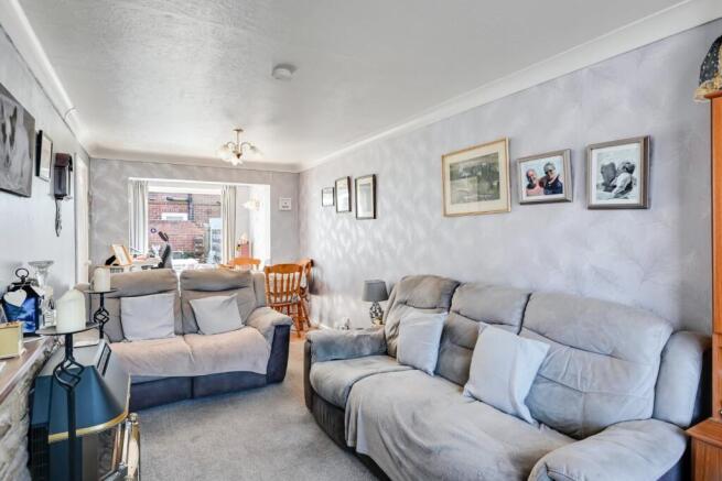 4 bed Semi-Detached for sale Image 4