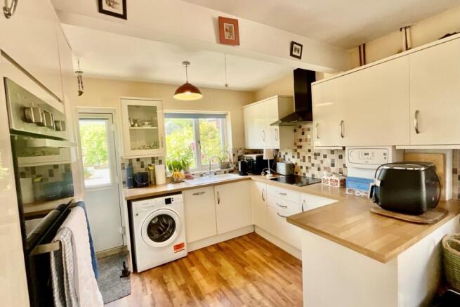 3 bed Bungalow for sale Image 8