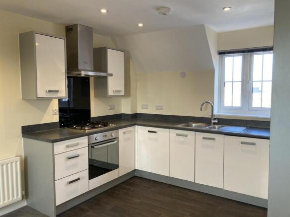 Kitchen 1.jpg