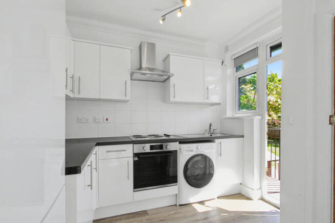 2 kitchen.JPG