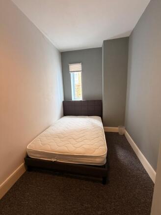 3 bed Terraced to rent Image 10