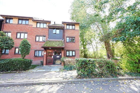 Pavilion Way, Edgware, HA8 9YY