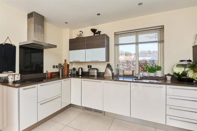 9 Midland Close-24.jpg