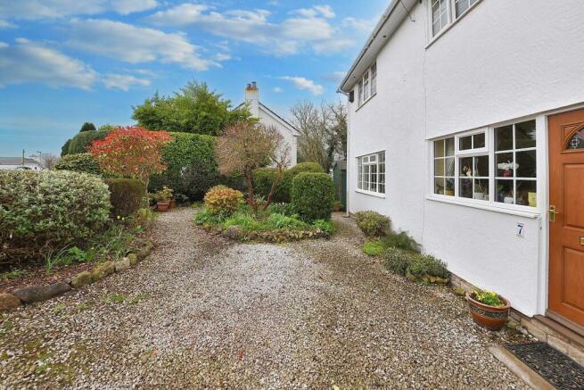 FRONT GARDEN