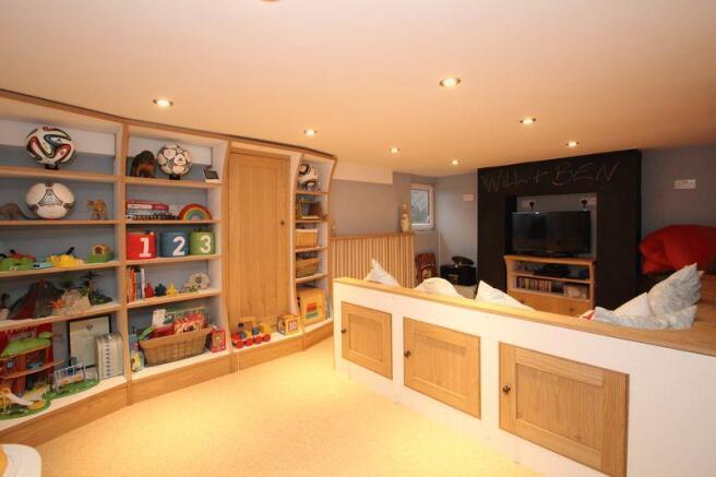 Photo 11