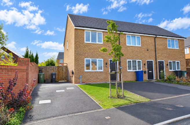 2-bed semi-detached on KINGSWINFORD, Stone Coal, £235,000