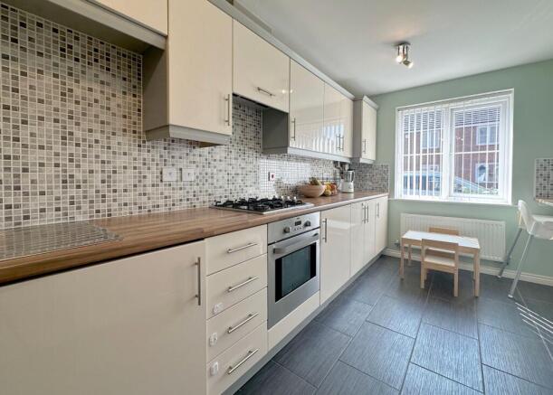 KITCHEN/BREAKFAST ROOM