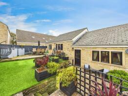 25, Manywells Court, Halifax Road, Bradford BD13 5EG