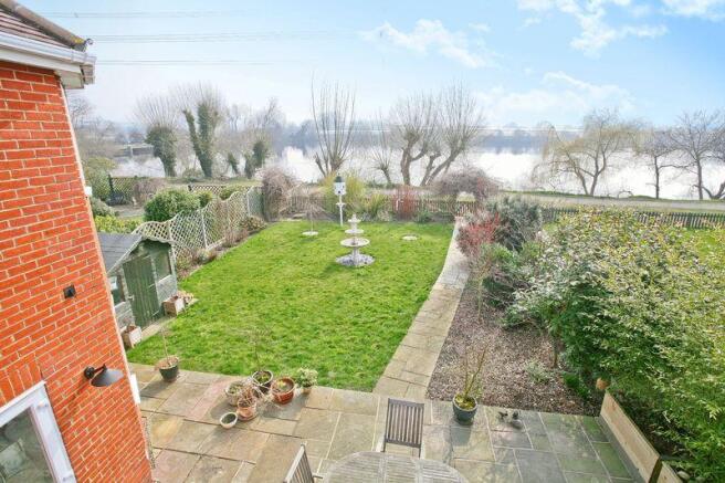 Rear Garden &a...