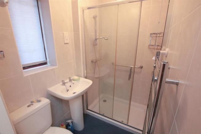 EN SUITE SHOWER ROOM