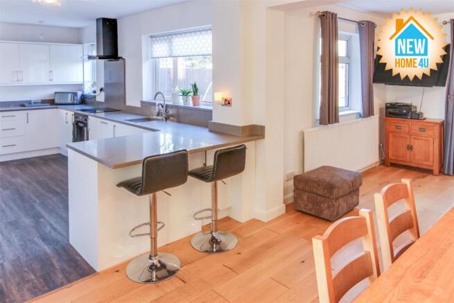 KITCHEN DINER: