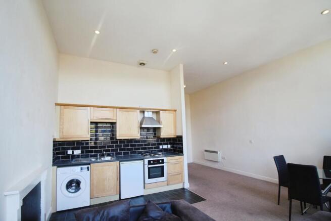 2 bed Flat for sale Image 4