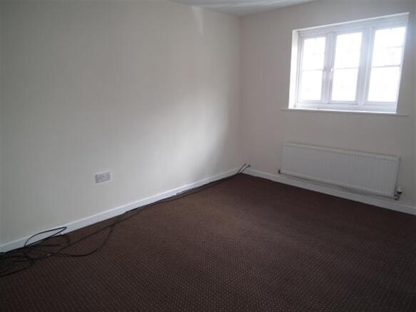 3 bed Detached to rent Image 5
