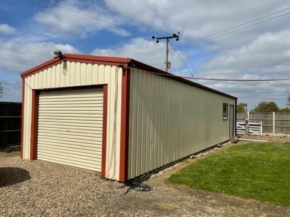 Garage T202305062140.jpg