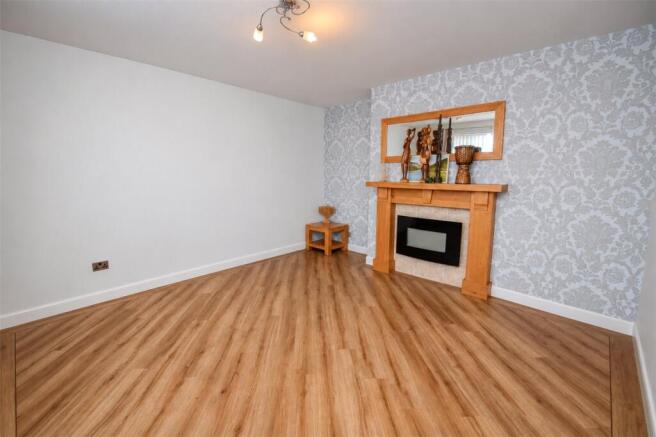 Town Meadow Lane, Moreton, Wirral photo 4