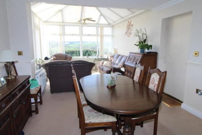 4 bed Detached for sale Image 6