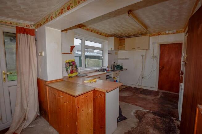 Kitchen / Dining