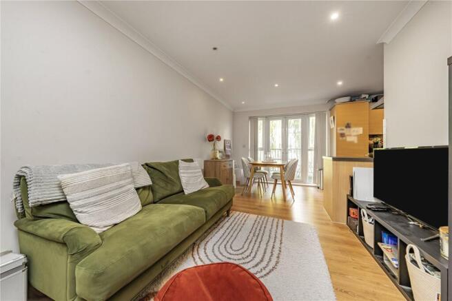 St Catherine’s Close, Raynes Park, SW20 photo 2