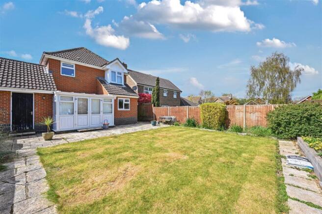 2 GAINSBOROUGH ROAD - TN402UL - PHOTOS (22).jpg