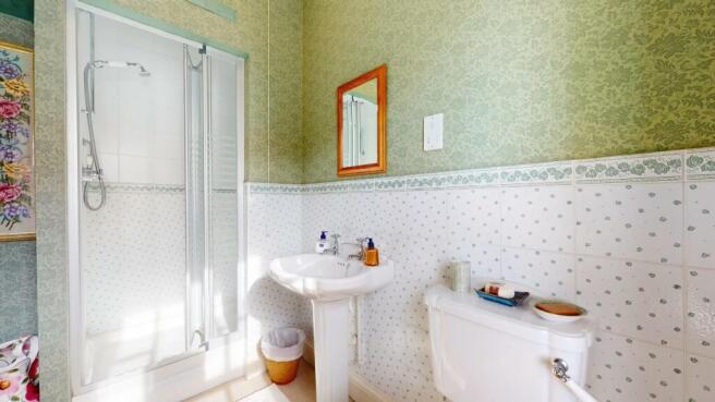 ensuite 2.jpg