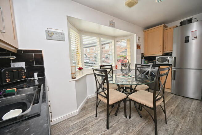 3 bed Semi-Detached for sale Image 12