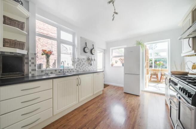 1303703-9-684b43ea2b7c0-ARW