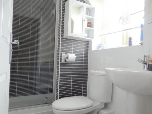 Ensuite.JPG