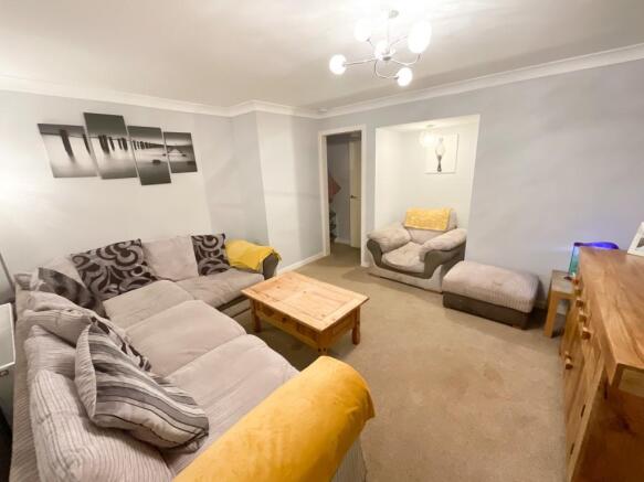 SNUG/FAMILY ROOM