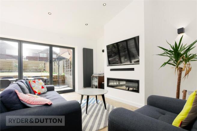 4 bed Semi-Detached for sale Image 6