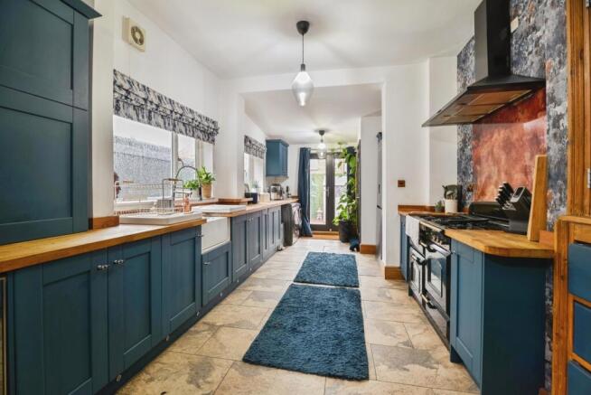 3 bed Terraced for sale Image 10