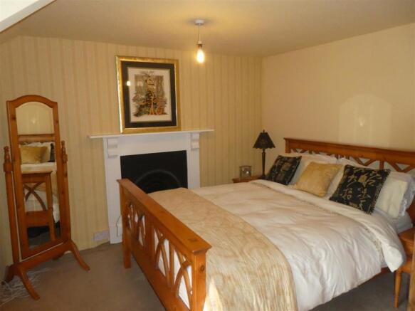 FRONT BEDROOM 1