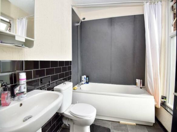 14 Walker St Denton-02.jpg