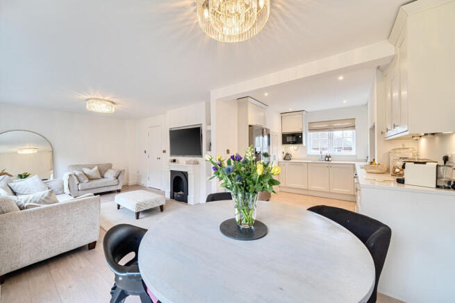 1424317-3-69b02fe...