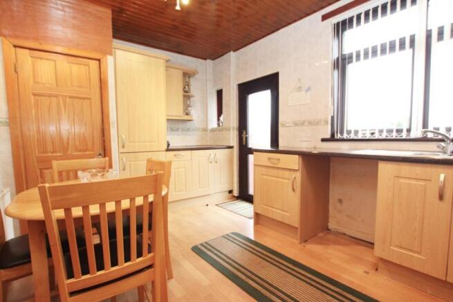 3 - Kitchen.JPG