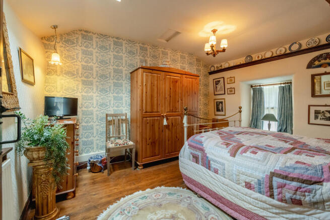 2 bed Cottage for sale Image 11