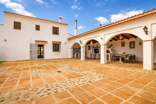 Riogordo-Villa-Pool-