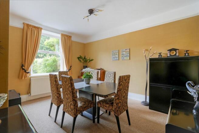 5 bed Semi-Detached for sale Image 12