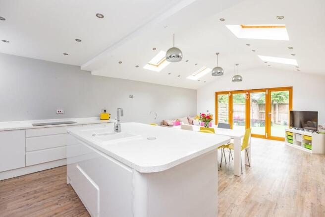 Kitchen/Breakfast...