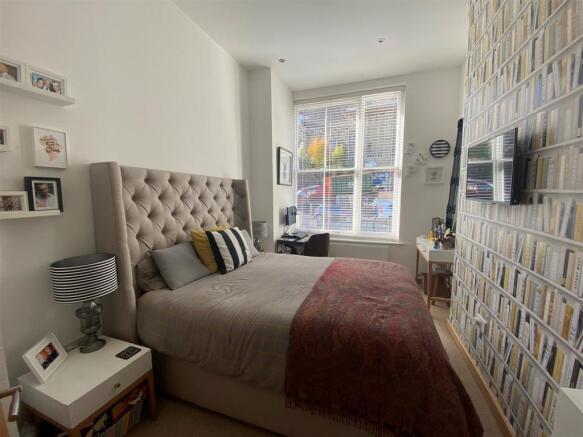charlbury bedroom 2.jpg