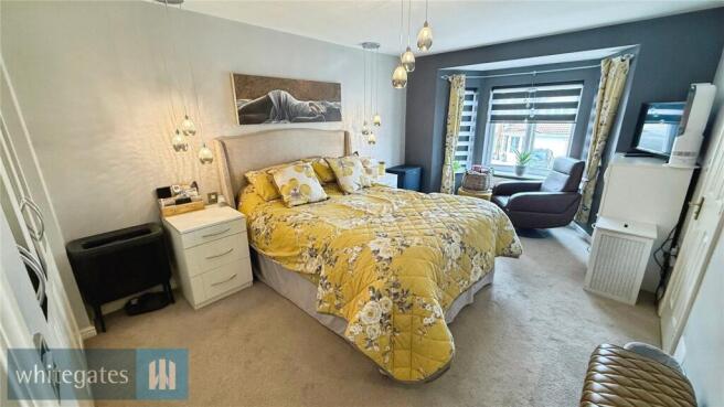 4 bed Detached for sale Image 12