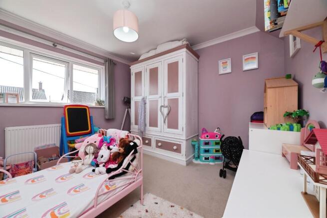 3 bed Terraced for sale Image 11