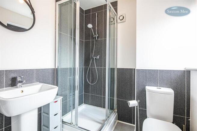 4 bed Detached for sale Image 8