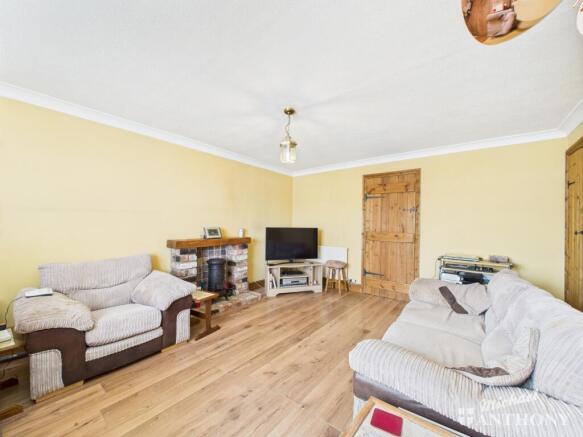 CAM02773G0-PR0342-STILL007