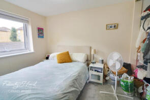 29, Barnfield Place, London E14 9YA