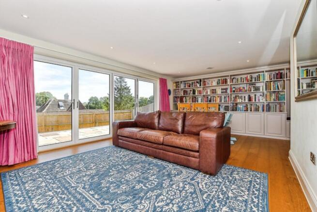 Crofters lounge d...