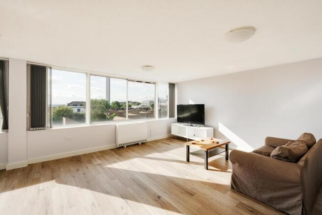 Living room ()