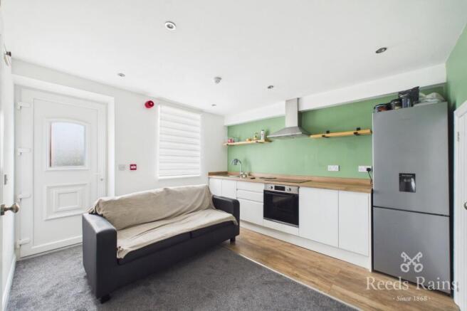 1 bed Apartment to rent Image 4